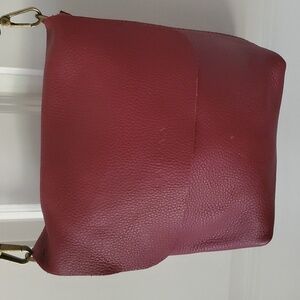 Calma Eleven600 Burgundy Leather Crossbody Bag.